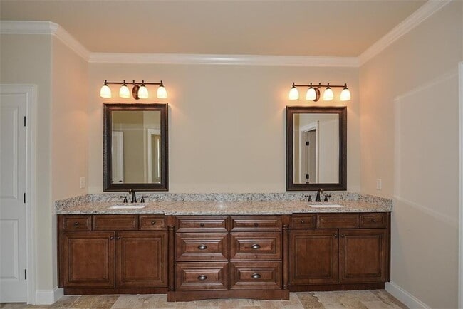 Building Photo - 2408 Rosapenna Ln SW