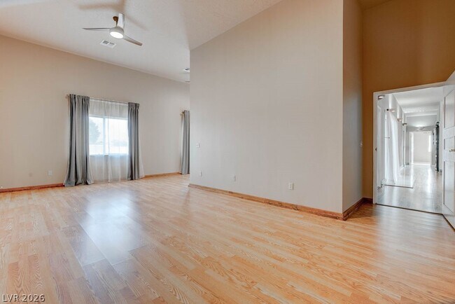 Building Photo - 4880 Dorrell Ln