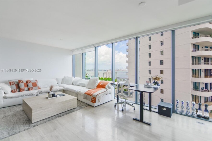 Building Photo - 1451 Brickell Ave