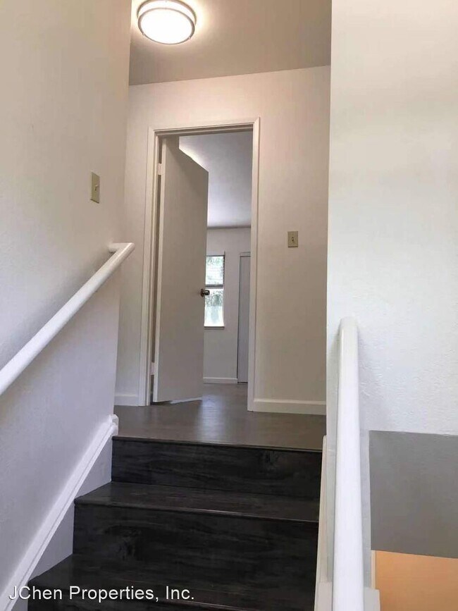 Building Photo - 4 br, 2.5 bath House - 951 Pullman Ct.