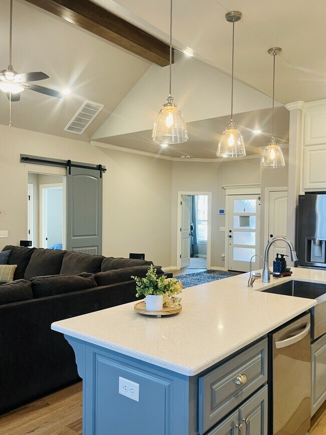 Building Photo - 11824 Loren Brook Ln