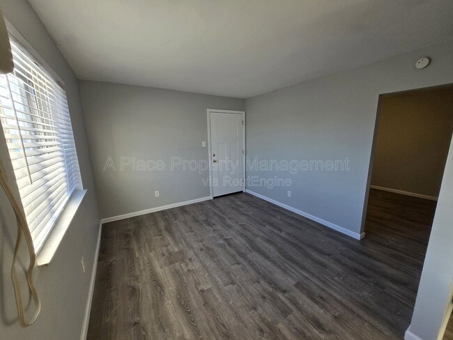 Building Photo - 2625 S Big Bend Blvd