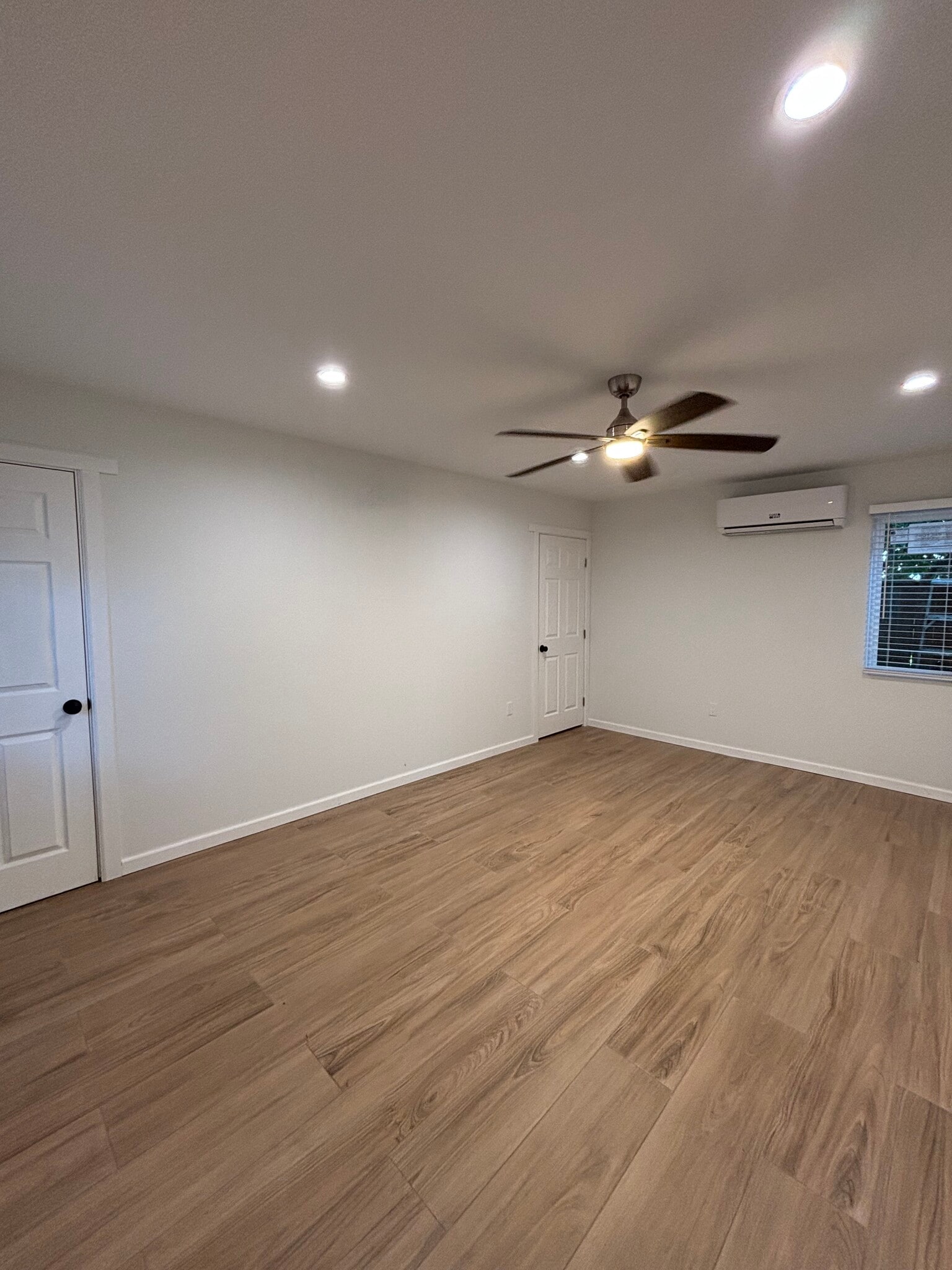 Bedroom 1 - 860 N Mar Vista Ave