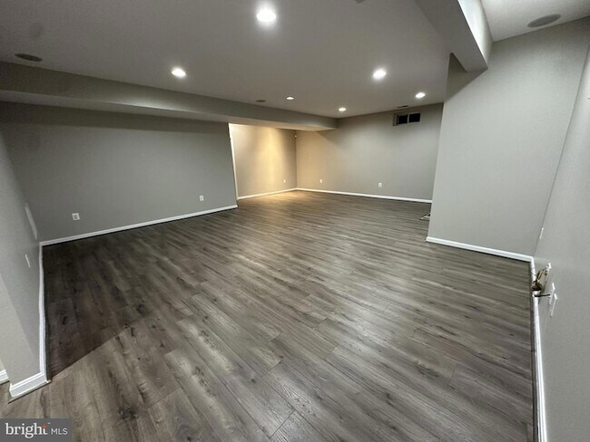 Building Photo - 3254 Kira Ct