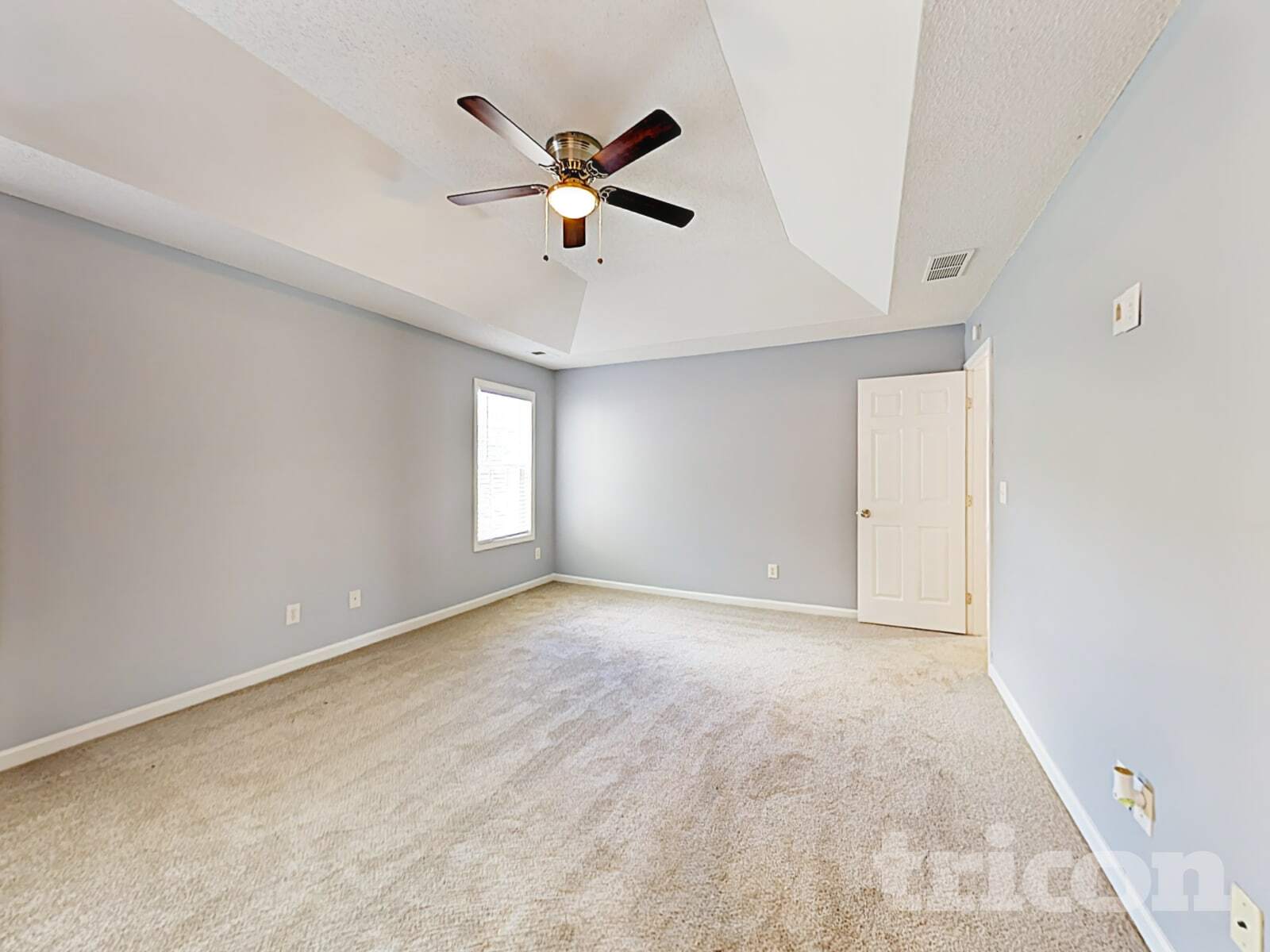 Building Photo - 623 Bowling Ln