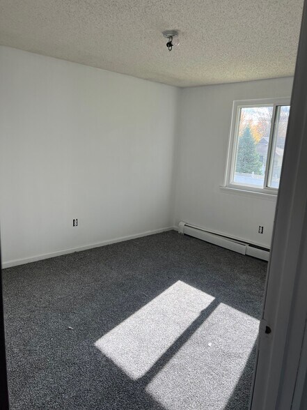 Building Photo - 308 Frontier Ave