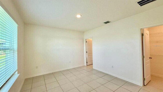 Building Photo - 2224 Canyon Breeze Ave