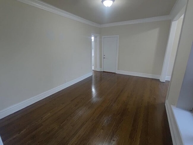 Building Photo - 5166 S King Dr