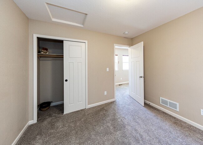 Building Photo - Westside home in Desirable Gold Hill Mesa ...