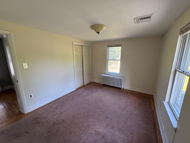 Building Photo - Lower Gywnedd 3 Bedroom 1.5 Bath Colonial in Penllyn Pa $2,750/month