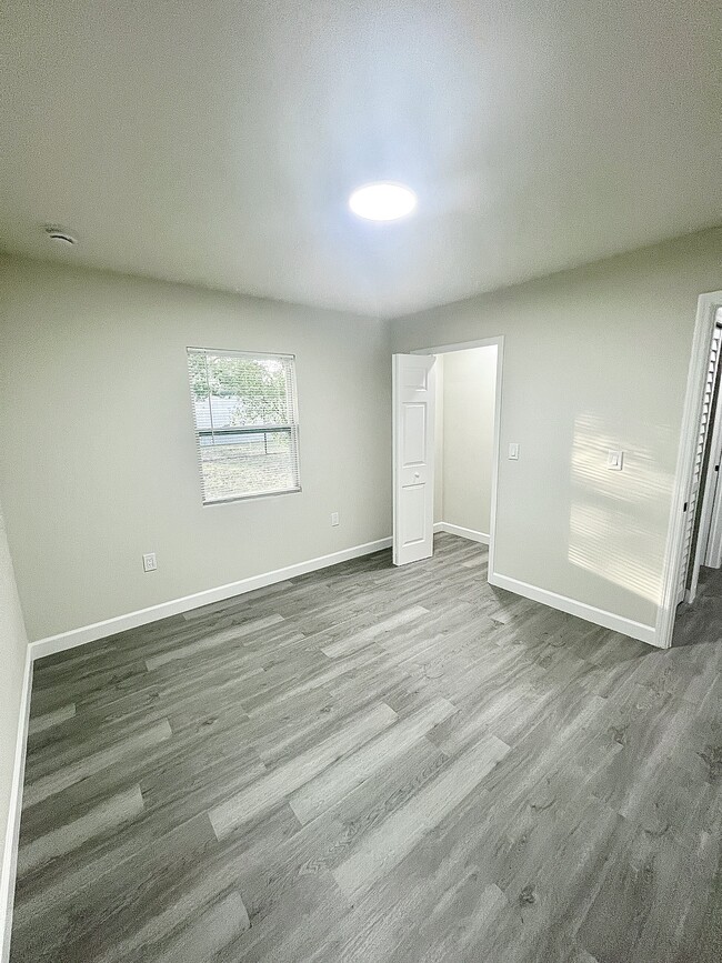 Building Photo - 340 S Osceola St