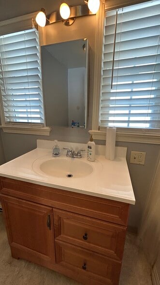 Building Photo - 100 Ansel Rd