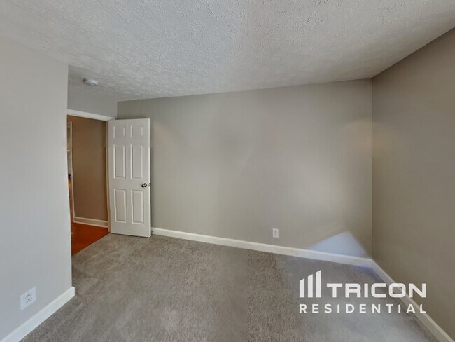 Building Photo - 419 Fieldstone Dr