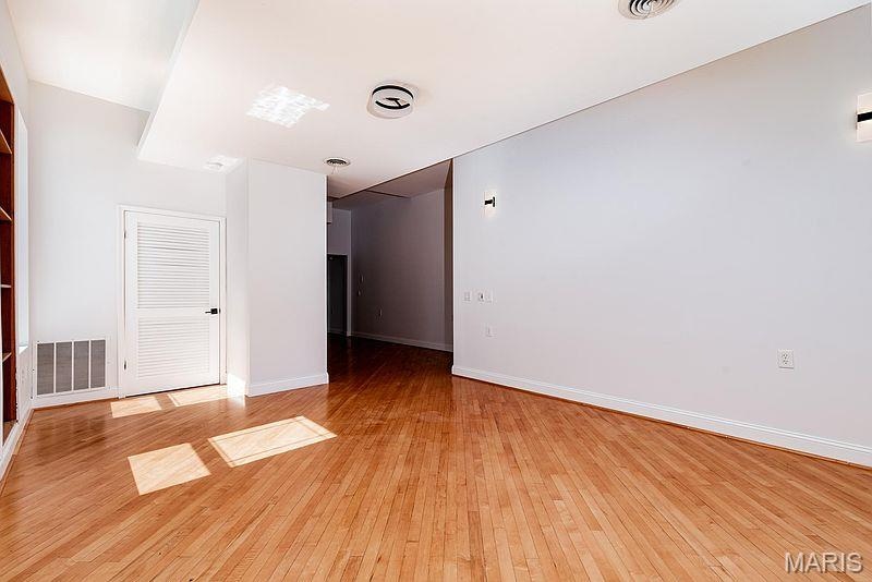 Building Photo - 1337 S Vandeventer Ave