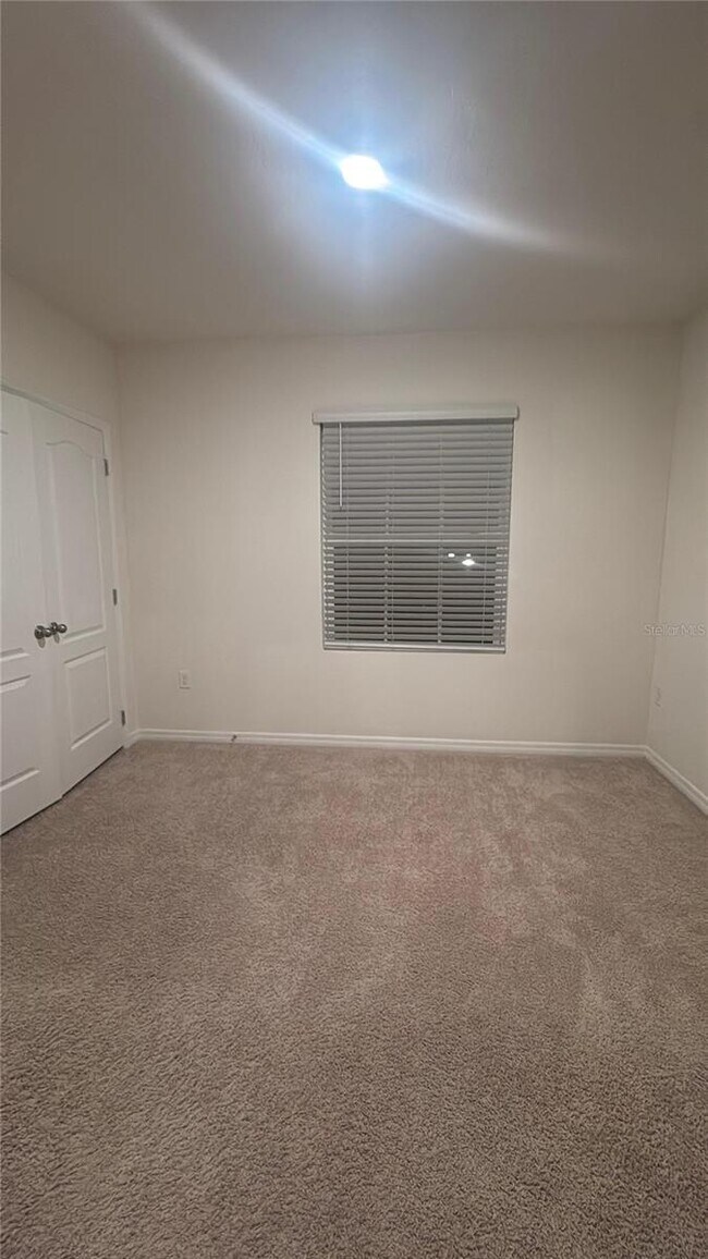 Building Photo - 1422 Yellow Finch Dr