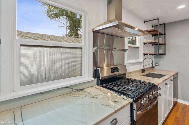 Building Photo - 3 br, 2 bath House - 3556 N Clayton Street...