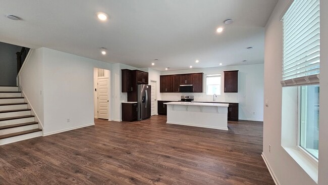 Building Photo - Spacious like new home in Hermitage FOR LEASE