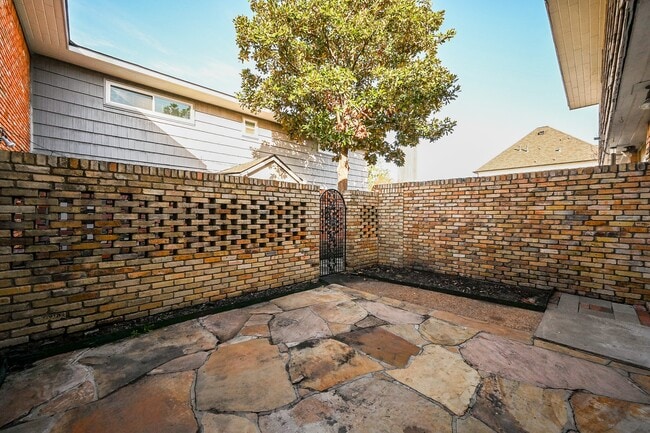 Building Photo - 4723 Merwin St
