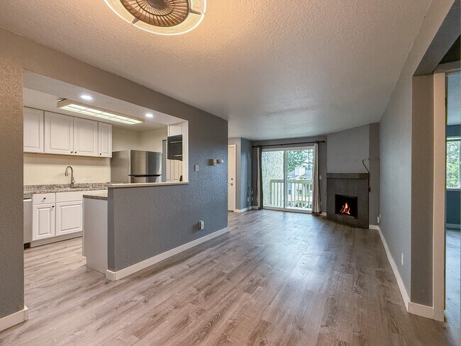 Building Photo - 9494 Woodinville Redmond Rd NE