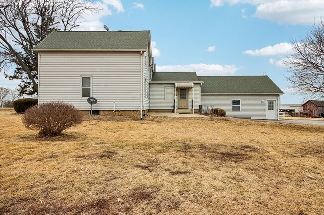 Building Photo - 11N455 Tower Rd