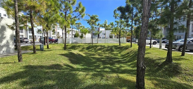 Building Photo - 2535 NE 193rd St