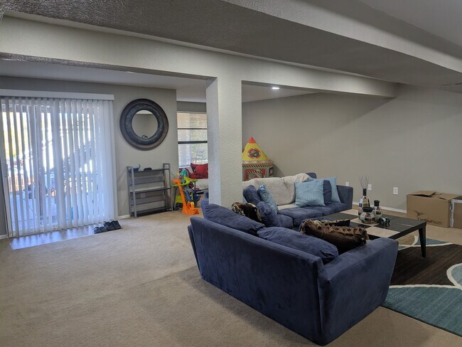 Building Photo - 5616 S Quemoy Ct
