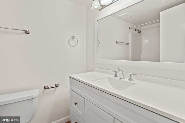 Building Photo - 5659 Harpers Farm Rd