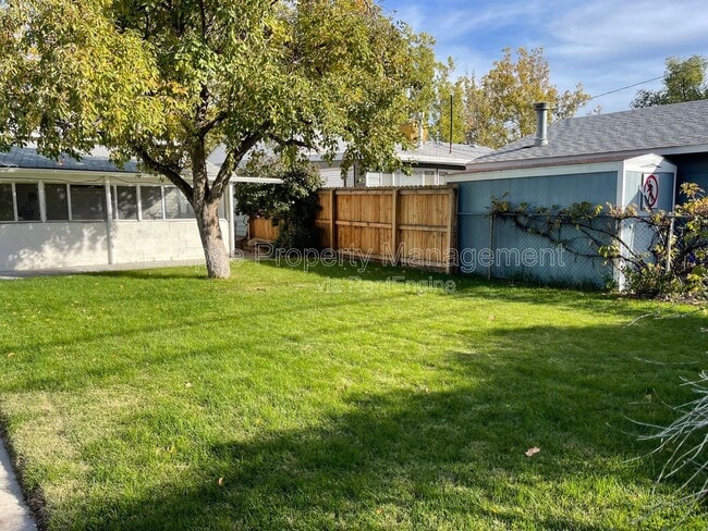 Building Photo - 447 19th St