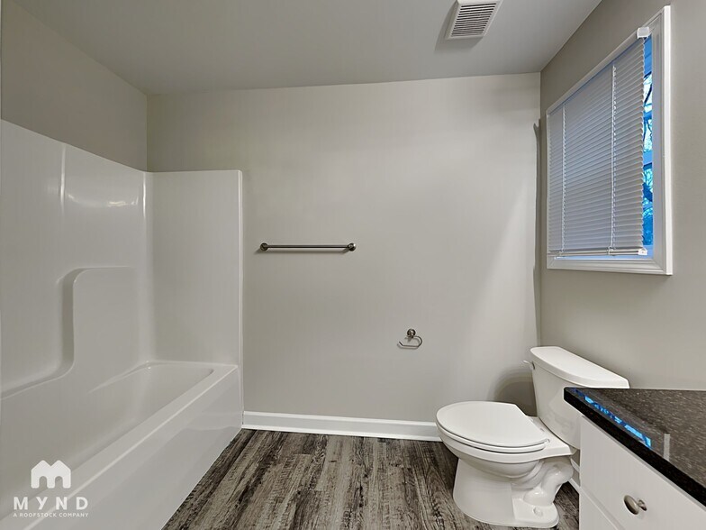 Building Photo - 782 Skyland Dr