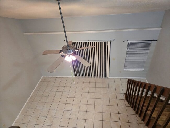 Building Photo - 2 bedroom + loft, 2 bathroom townhome near UCF