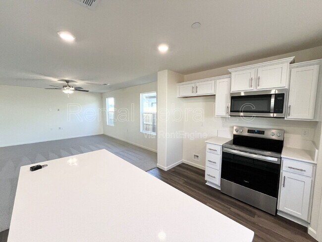 Building Photo - 356 Halisan Ct