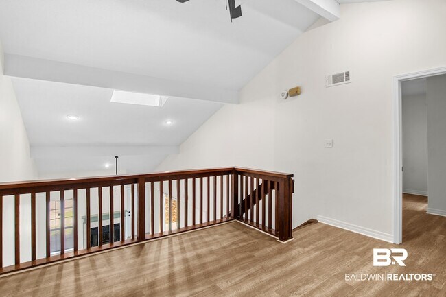 Building Photo - 200 Parma Dr