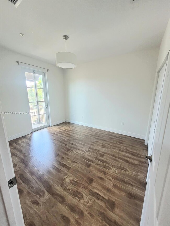 Building Photo - 1430 SW 147th Ter
