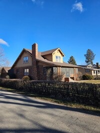 Building Photo - 4 BED | 2.5 BATH | DOUBLE GARAGE | WEST RAPID | FURNISHED
