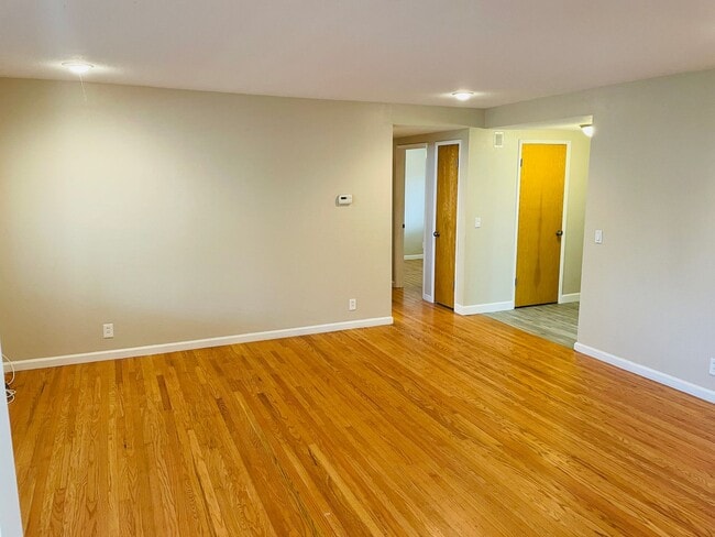 Building Photo - Beautiful 3bed/2ba house on Cul-de-sac. Great location with Cupertino Schools.