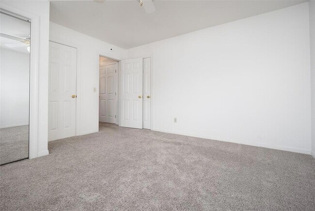 Building Photo - 336 Lariat Cir