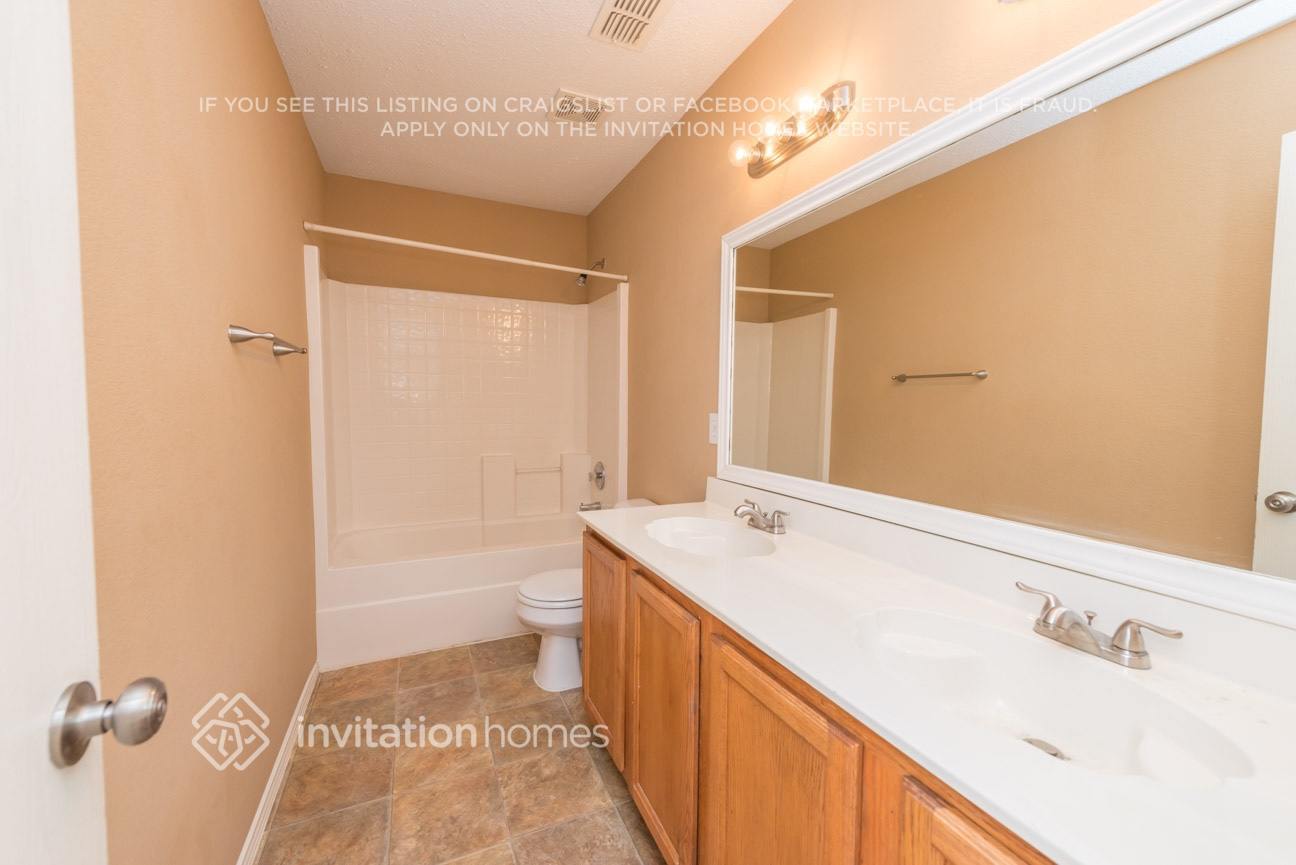 Building Photo - 3012 Cesareo Dr