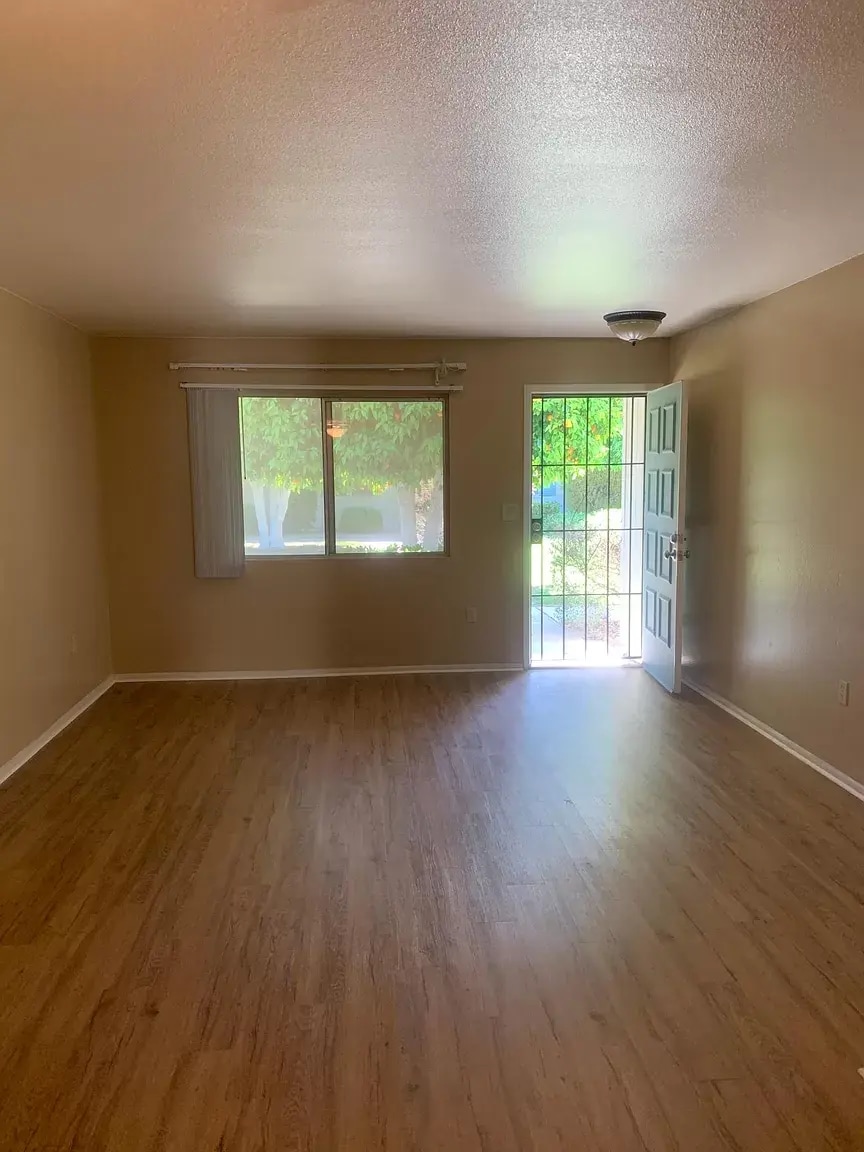 Building Photo - 10620 W Coggins Dr