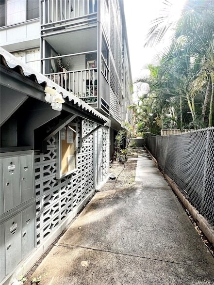 Building Photo - 417 Namahana St