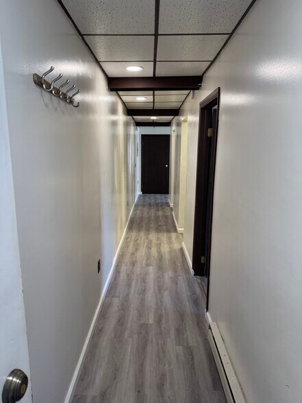 Building Photo - 225 E Orvis St