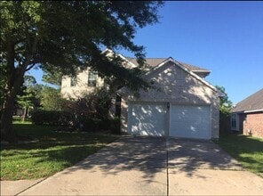 Building Photo - 2903 Surrey Trail Ln