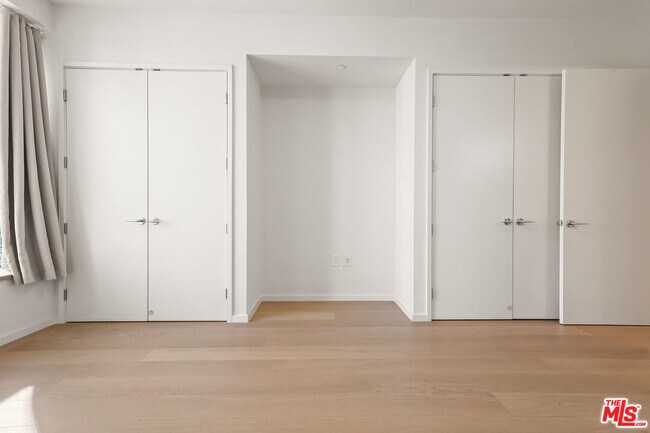 Building Photo - 889 Francisco St