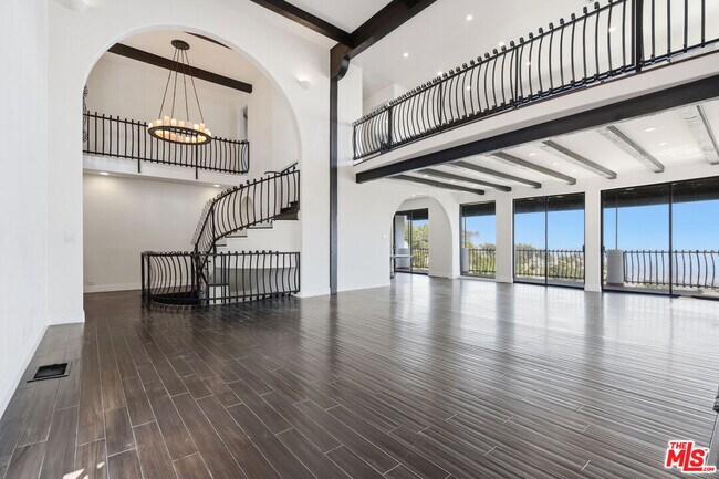 Building Photo - 8908 Appian Way