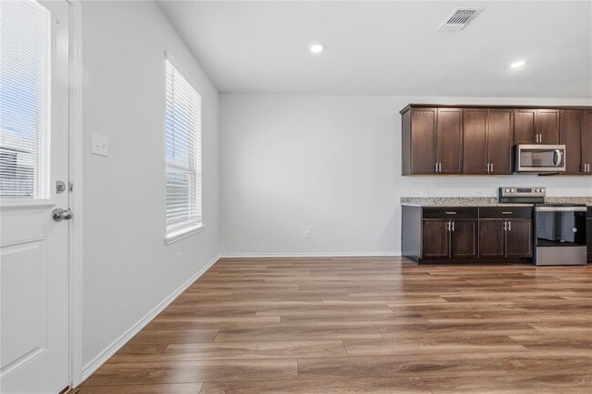 Building Photo - 316 Stone Water Ln
