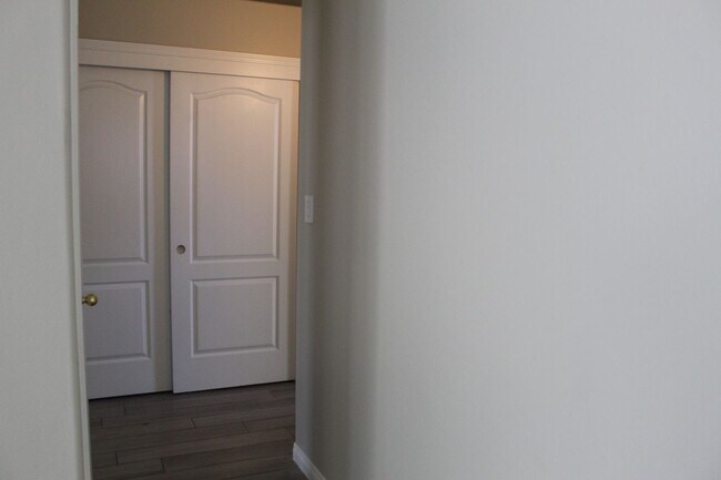 Building Photo - North West Home with Solar and Pool for Rent