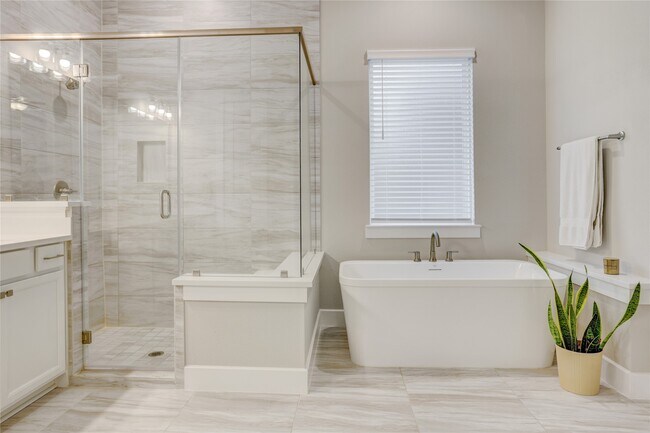 Building Photo - 1619 Chisos Bnd