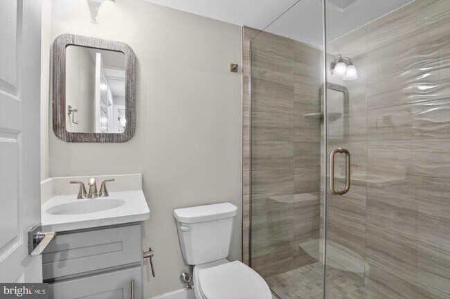 Building Photo - 2034 N Front St