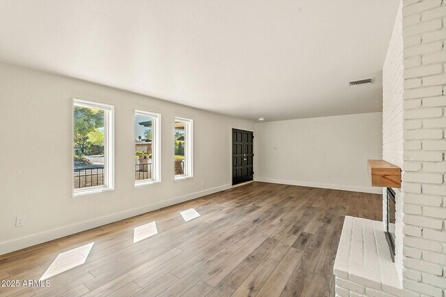 Building Photo - 9020 N 29th St