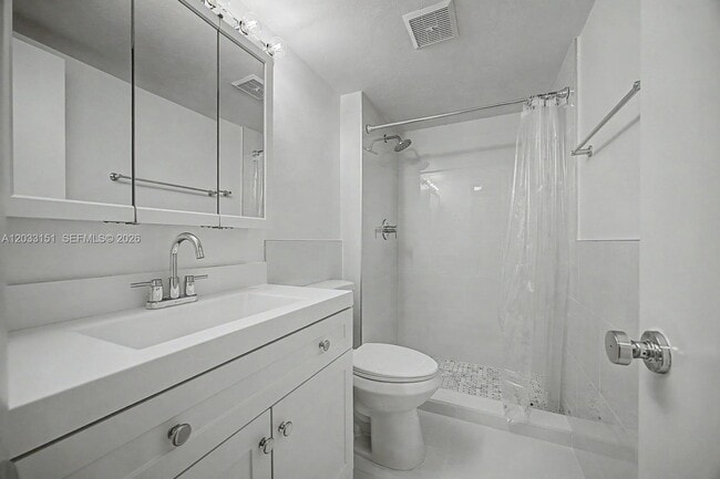 Building Photo - 1205 Mariposa Ave