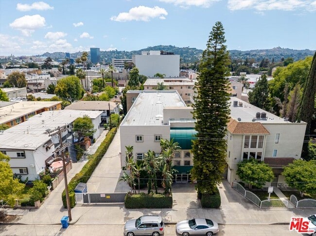 Building Photo - 10900 Blix St